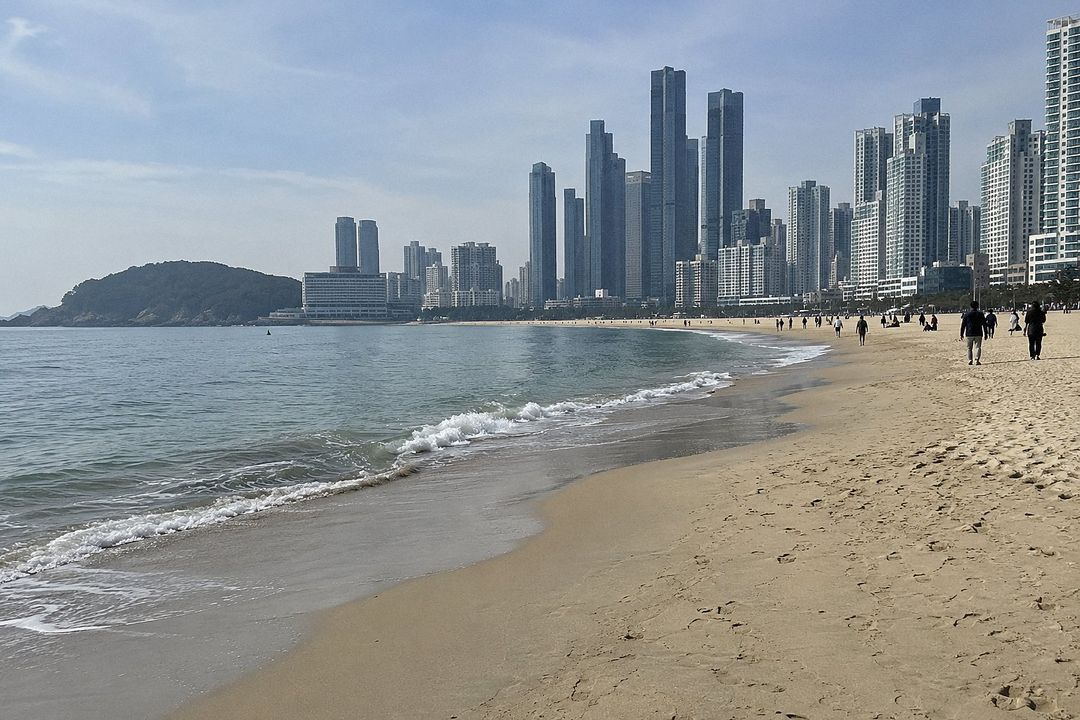 Haeundae Beach (AI-generated illustrative image)