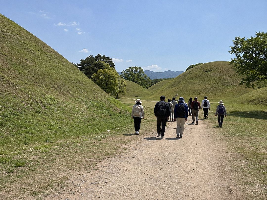 Gyeongju day tour from Busan (AI-generated illustrative image)