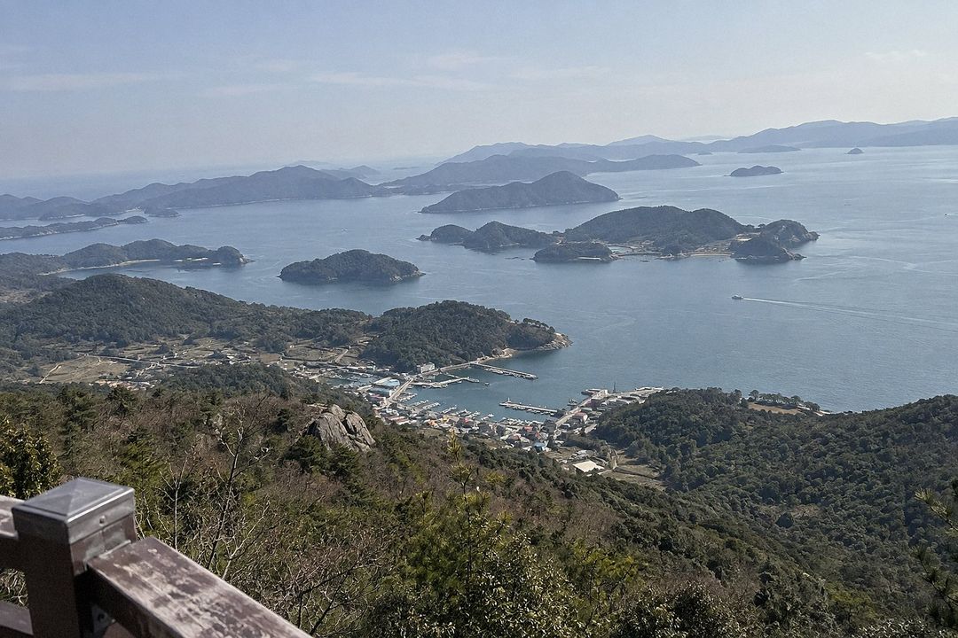 Hallyeohaesang National Park (AI-generated illustrative image)