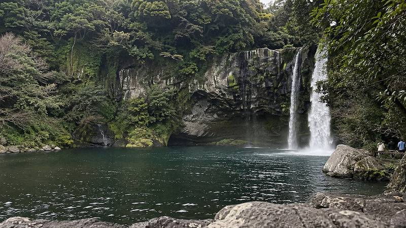 Cheonjiyeon Falls