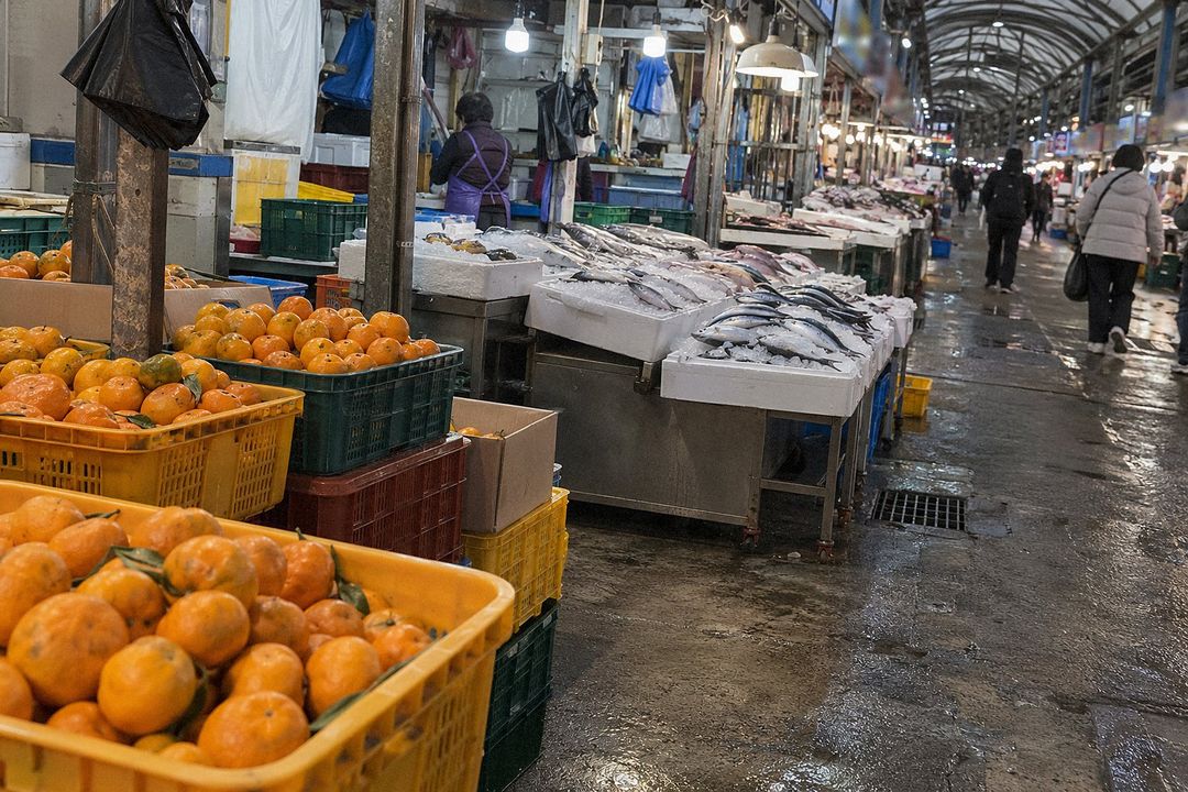 Dongmun Market (AI-generated illustrative image)