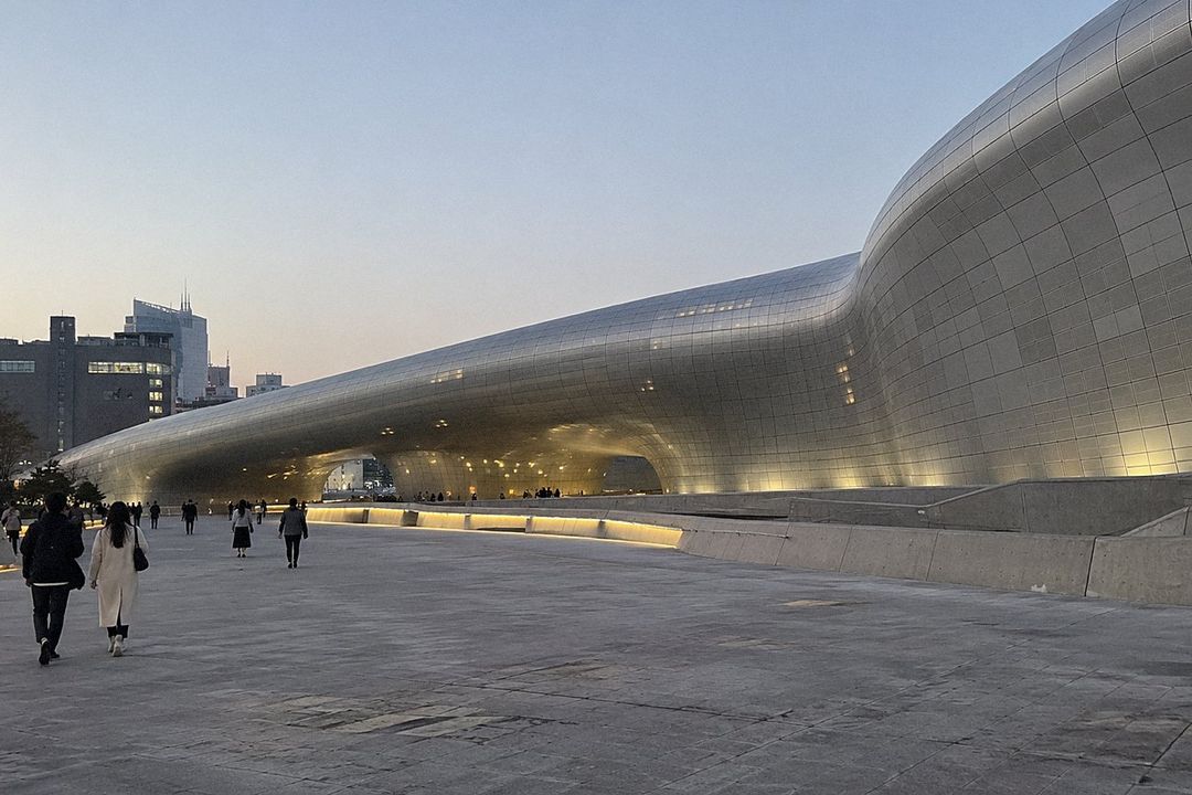 Dongdaemun Design Plaza (DDP) (AI-generated illustrative image)