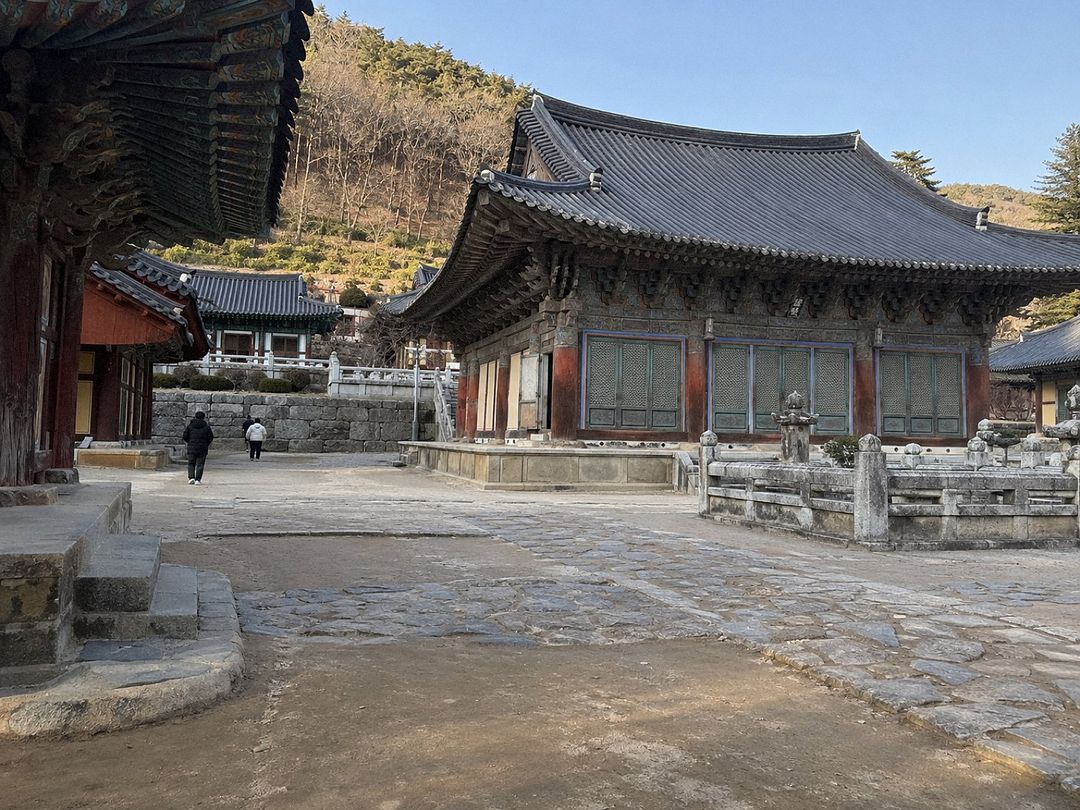 Tongdosa Temple (AI-generated illustrative image)